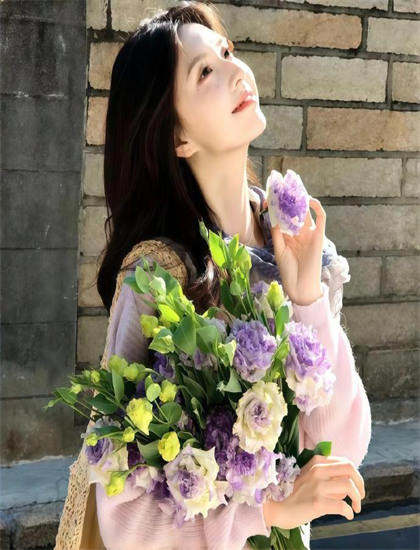 女人有四张嘴_你的欲梦裸身在线播放_美女脱体视频